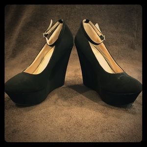 High Heel Black Velvet Wedges